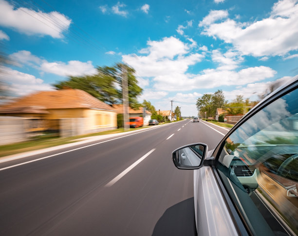 在路上开车图片下载