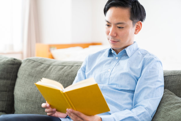 读书的人图片下载