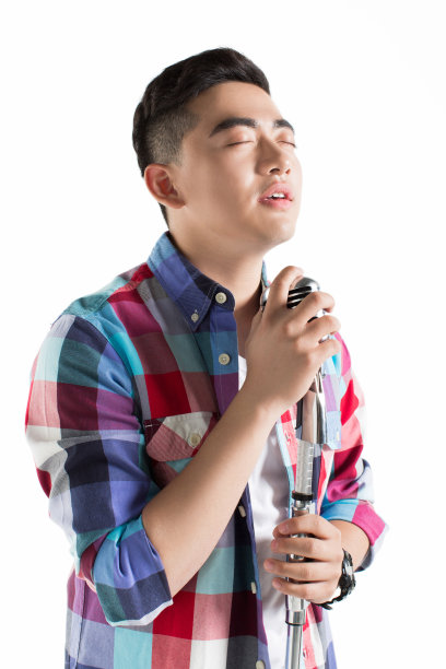 中国青年男歌手图片下载