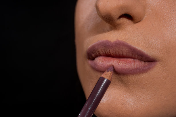 化妆师使用化妆品图片下载