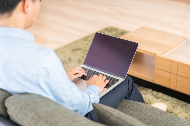 年轻人用手提电脑，手图片下载