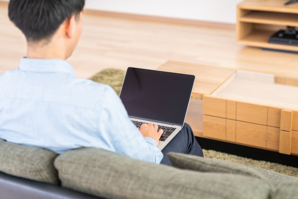 年轻人用手提电脑，手图片下载