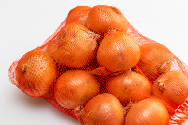 近距离观察红网里的洋葱图片下载