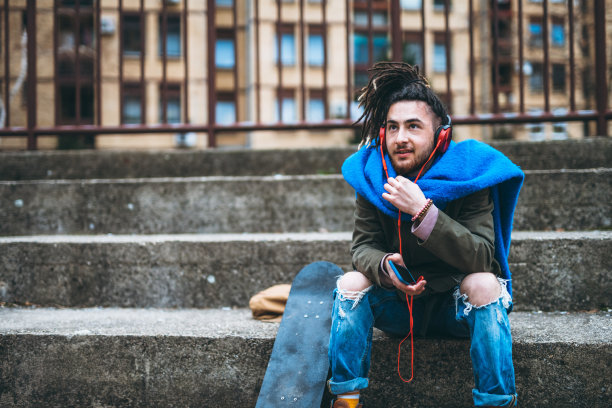 溜冰者听音乐图片下载