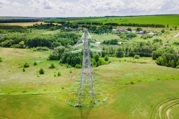 输电塔、高压塔、输电线路。图片下载