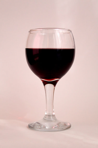 为特殊场合准备一杯红酒图片下载