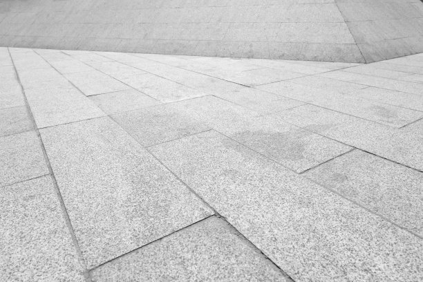 石头广场不规则的几何形状。图片下载