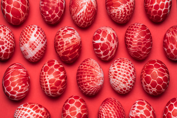 复活节彩蛋。红色的复活节彩蛋素材图片