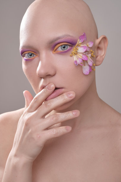 美丽的女人脱发图片下载