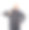 一个穿着防水衣服的工人显示了一个极好的标志。图片下载