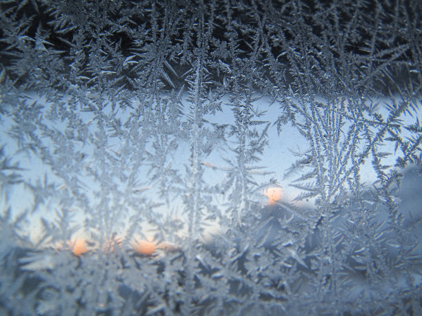 享受在尼泊尔的徒步旅行图片下载