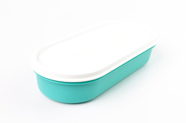 白色背景上孤立的塑料食品容器图片下载