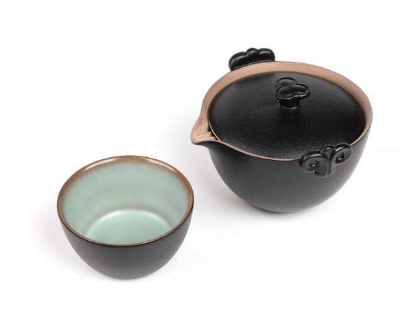 中国黑瓷白底茶杯和茶壶图片下载
