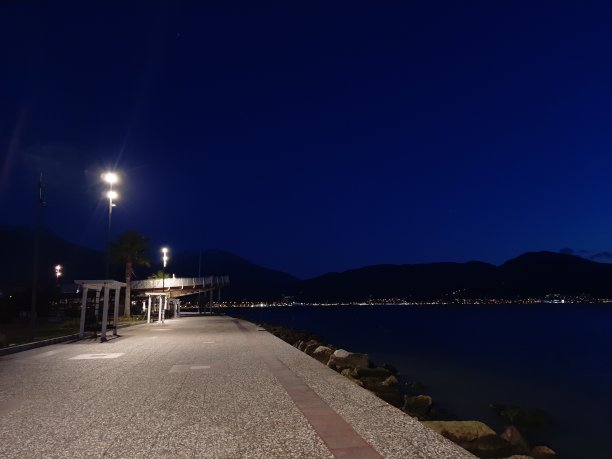 夜晚的海景图片下载