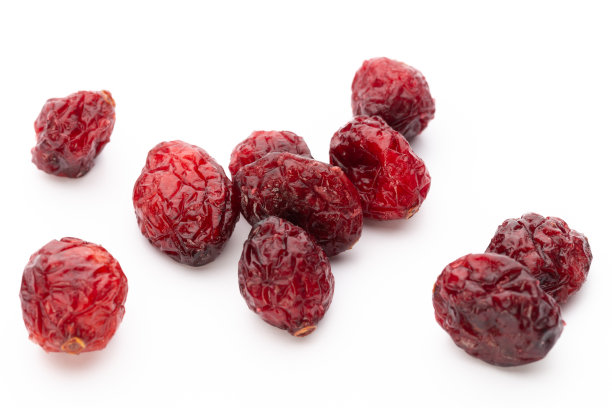 干蔓越莓孤立在白色背景上图片下载