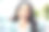 一个自信的年轻女商人站在城市背景的肖像图片下载