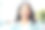 一个自信的年轻女商人站在城市背景的肖像图片下载