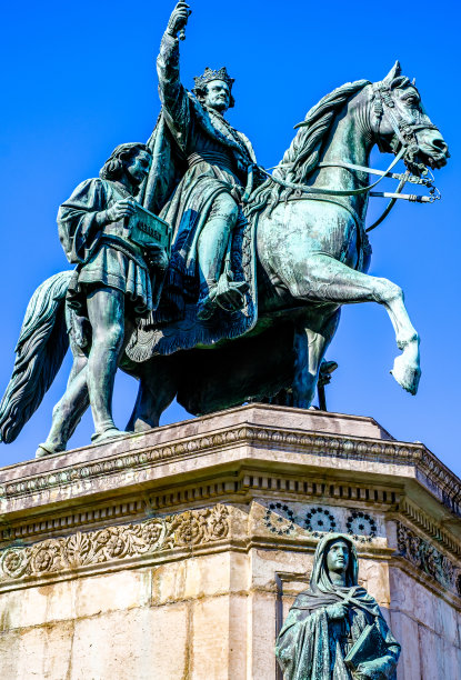 慕尼黑的路德维希一世的历史雕像图片下载