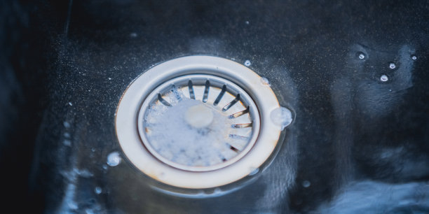 厨房水槽里的黑洞图片下载