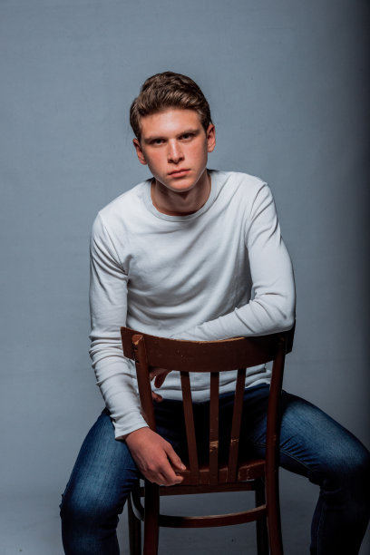 时尚的有吸引力的男人图片下载