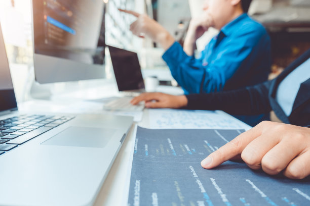 开发程序员开发网站设计和编码技术图片下载