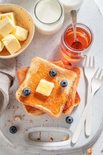 美味的热法式吐司是完美的早餐。图片下载