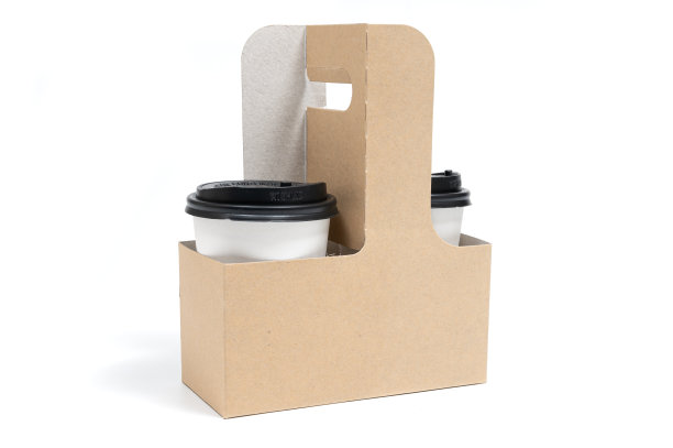 一次性纸咖啡杯孤立在白色背景。咖啡-饮料，在移动，包装，广告，空白图片下载