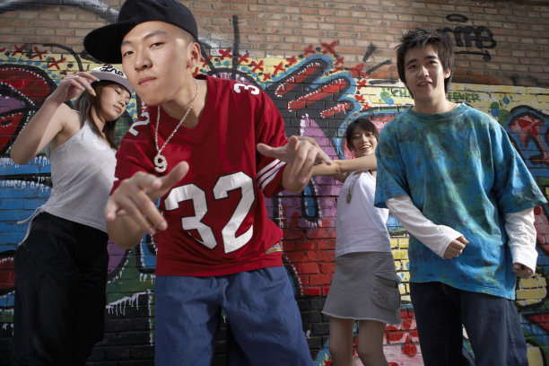 时尚的年轻人图片下载