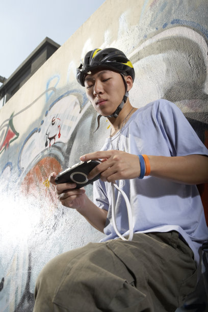 青少年玩游戏图片下载