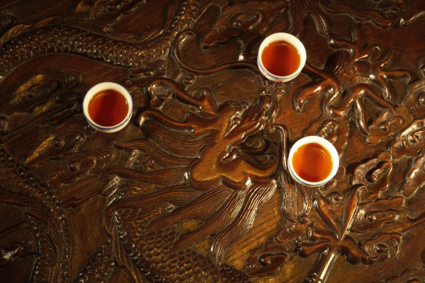 木桌和红茶图片下载