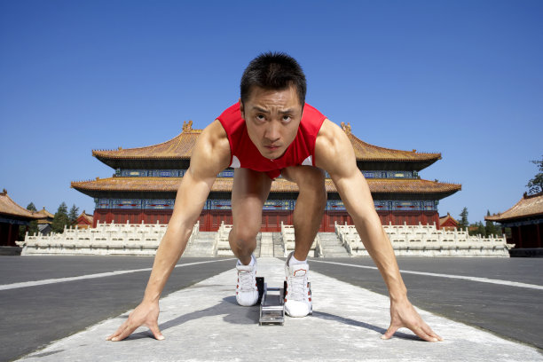 运动员在太庙内准备起跑图片下载