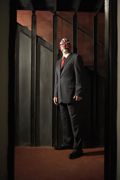 画脸谱的男商人图片下载