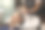 年轻女子洗头图片下载