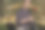 男子和玫瑰花图片下载