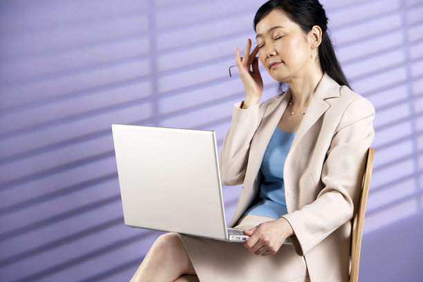 商务女士休息图片下载