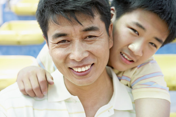 温馨父子图片下载