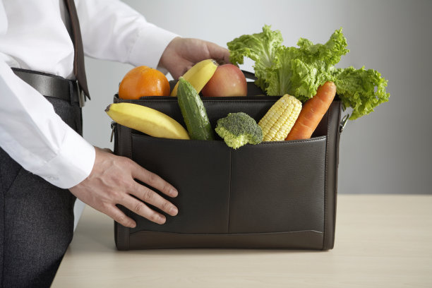 商务男士和蔬菜图片下载