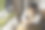 在书吧用笔记本电脑的年轻人图片下载