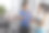 年轻男女在健身房锻炼图片下载