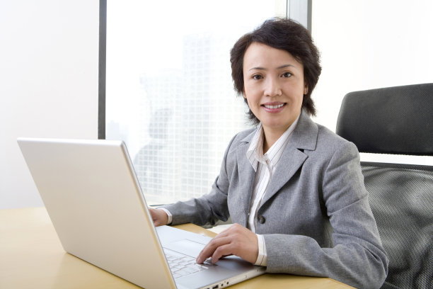 商务女士办公图片下载