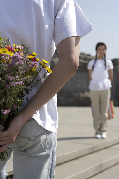 年轻情侣约会图片下载