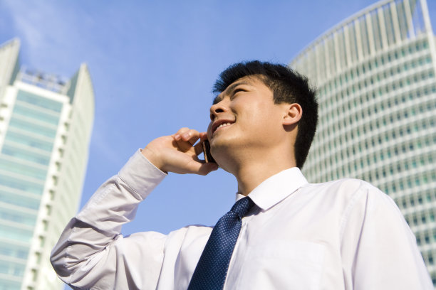 商务男士打电话图片下载
