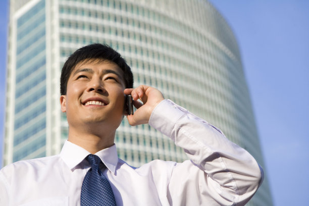 商务男士打电话图片下载