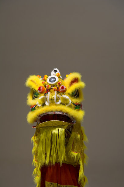 黄色醒狮头图片下载