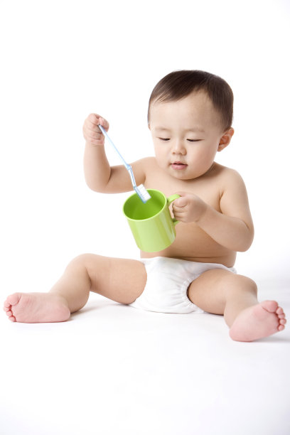 婴儿刷牙图片下载