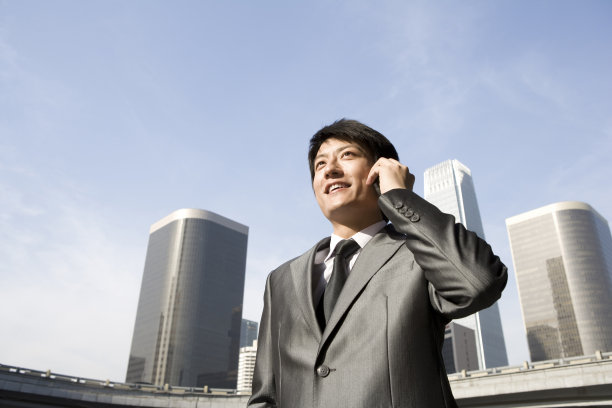 打手机的商务人士图片下载
