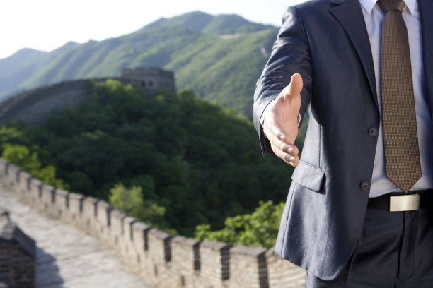 商务男士握手特写图片下载