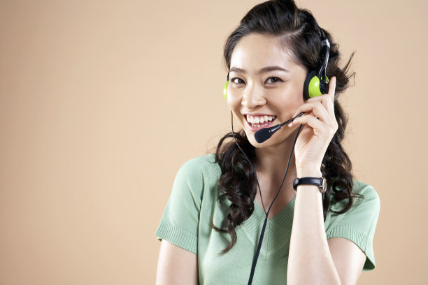 年轻的女客服图片下载