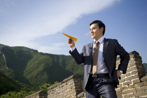 商务男士在长城图片下载