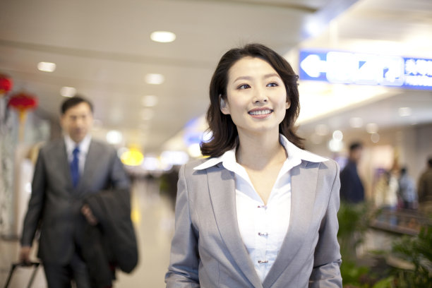 商务人士在机场图片下载